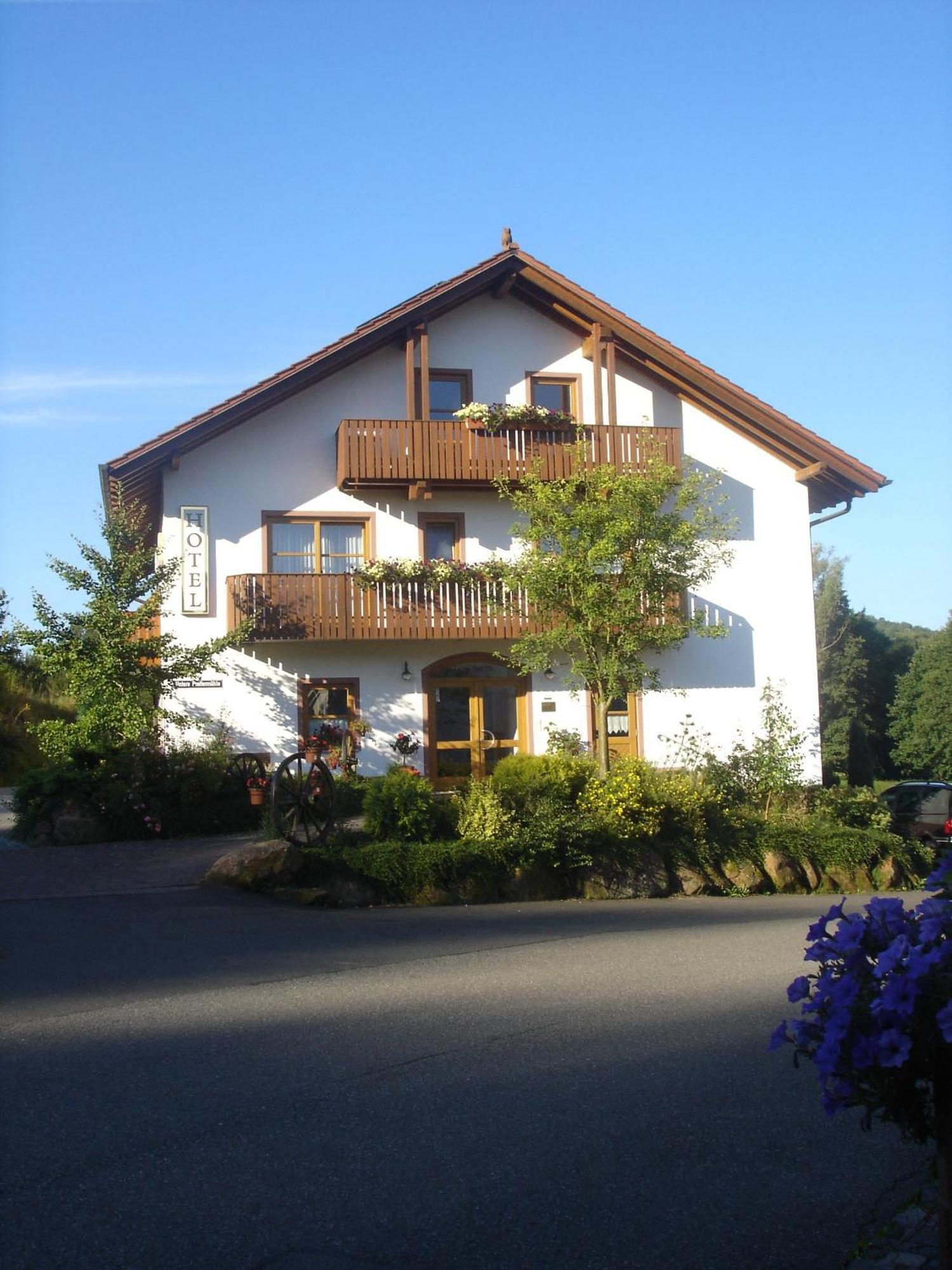 & Landgasthaus Pfeifertal Hotel Eulenbis